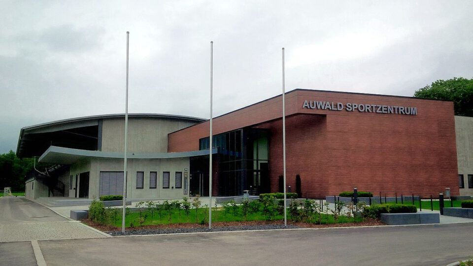 Abriss und Wiederaufbau Auwald Sportzentrum