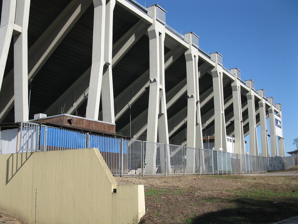 Umbau und Moder­nisierung Eis­stadion